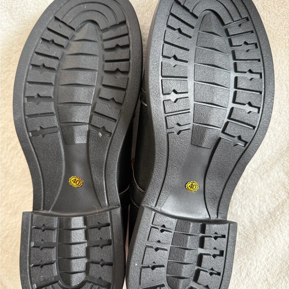 NEW never worn classic premium leather Mary Janes, non-slip sz 9.5 - Picture 4 of 6